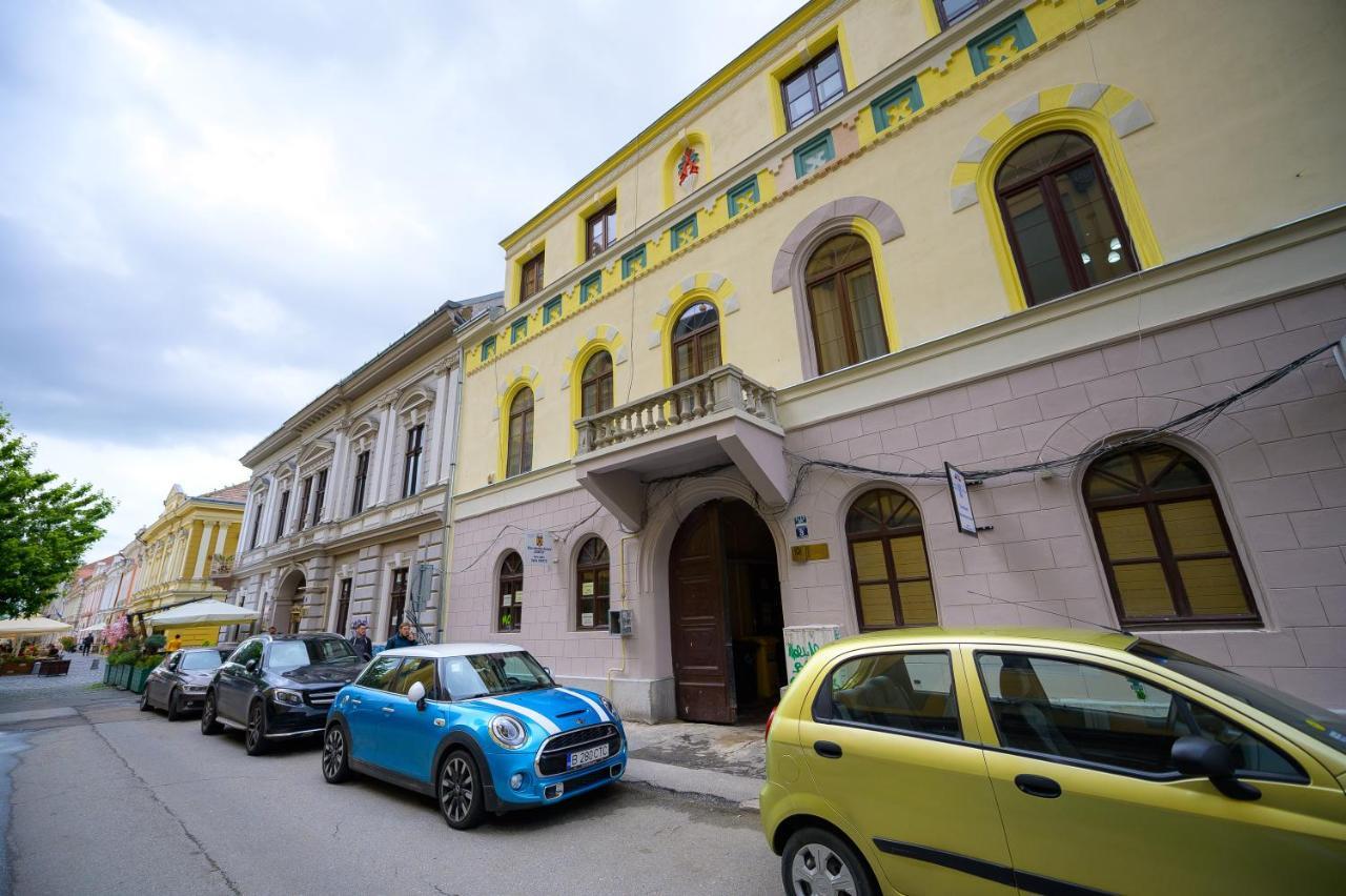 Unirii Old Square 4