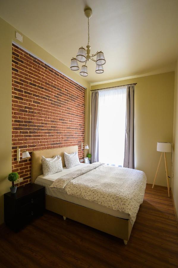 Apartment Unirii Old Square 4 *